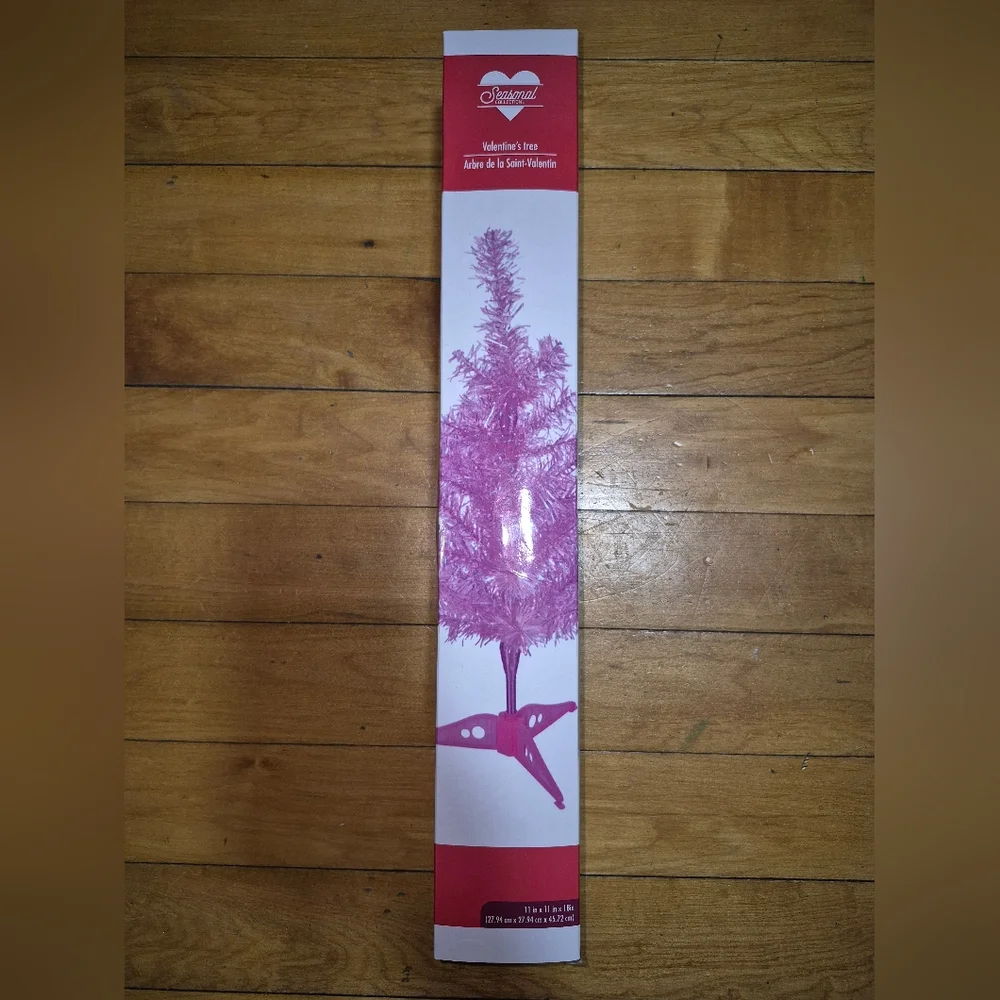 Valentines Mini Pink Tree With 2 Mini Tree Toppers